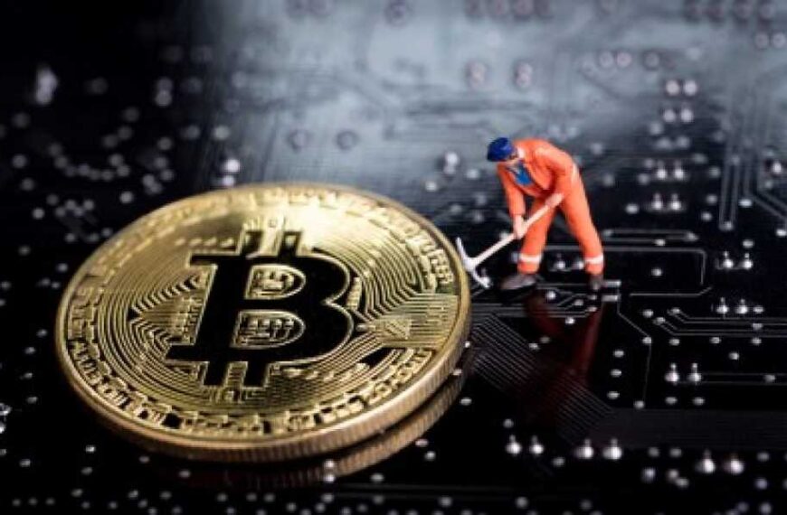 CleanSpark змінює курс: продає BTC і виходить у плюс