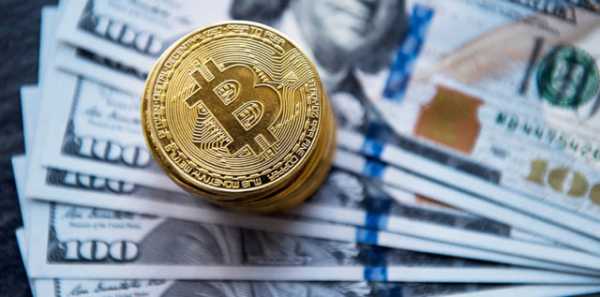 Біткоїн та Ethereum: пастки ліквідності на закритті місяця